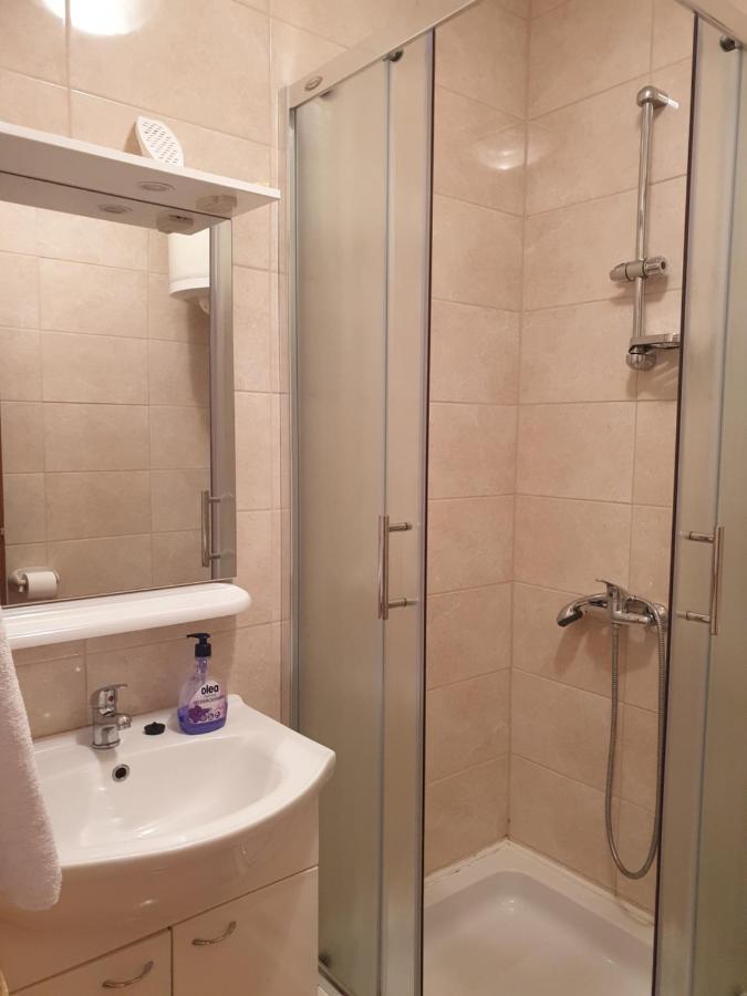 Apartmani I Sobe Jusic Rab Town Exteriör bild