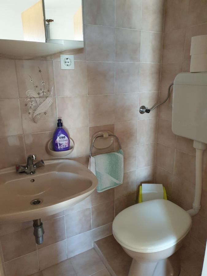 Apartmani I Sobe Jusic Rab Town Exteriör bild