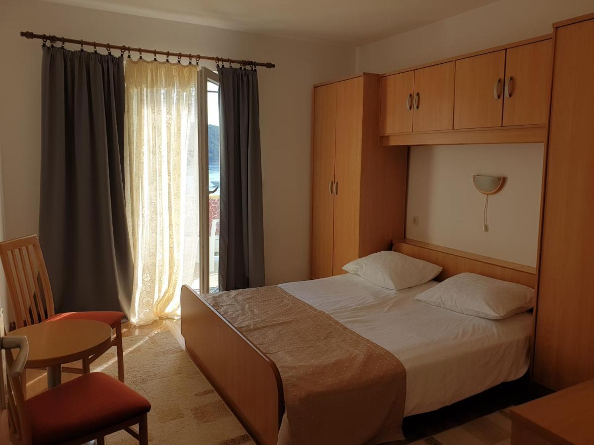 Apartmani I Sobe Jusic Rab Town Exteriör bild