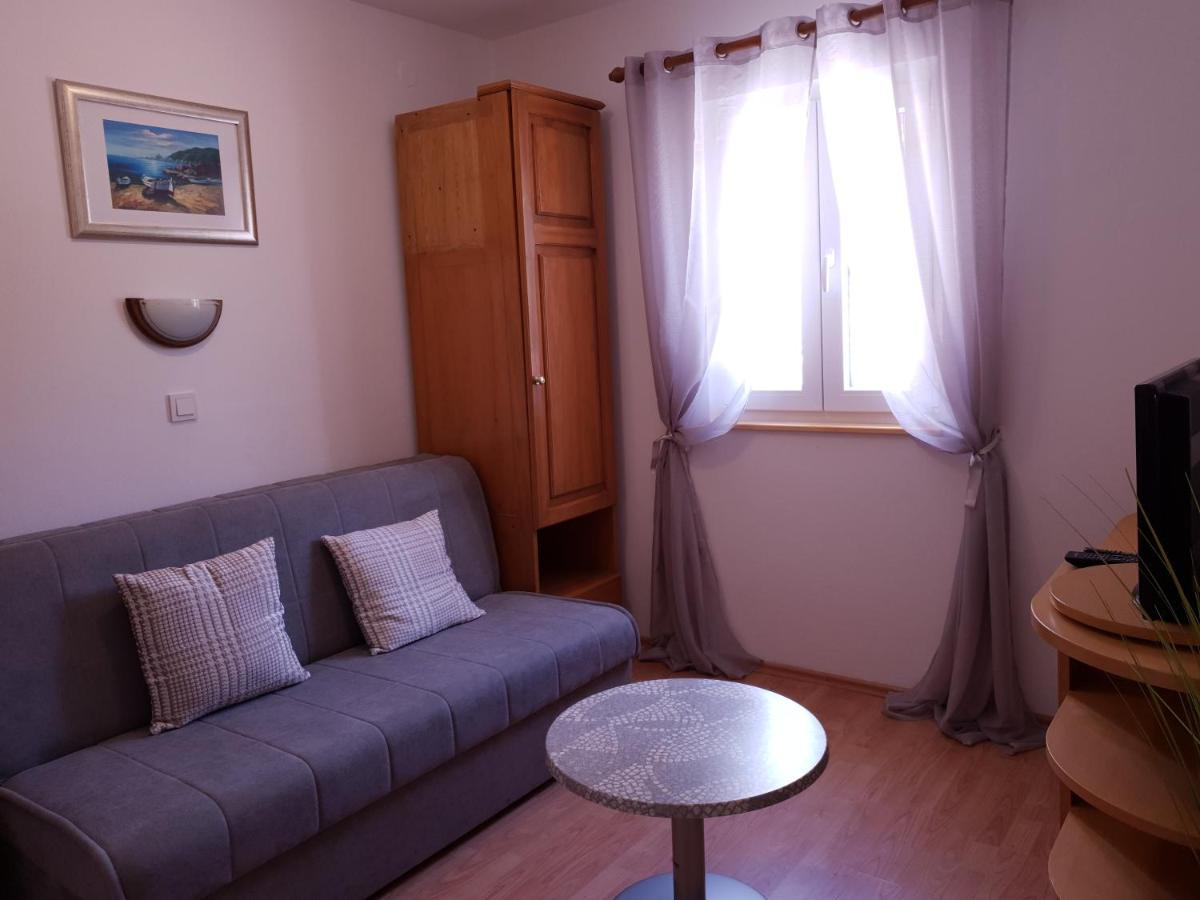 Apartmani I Sobe Jusic Rab Town Exteriör bild