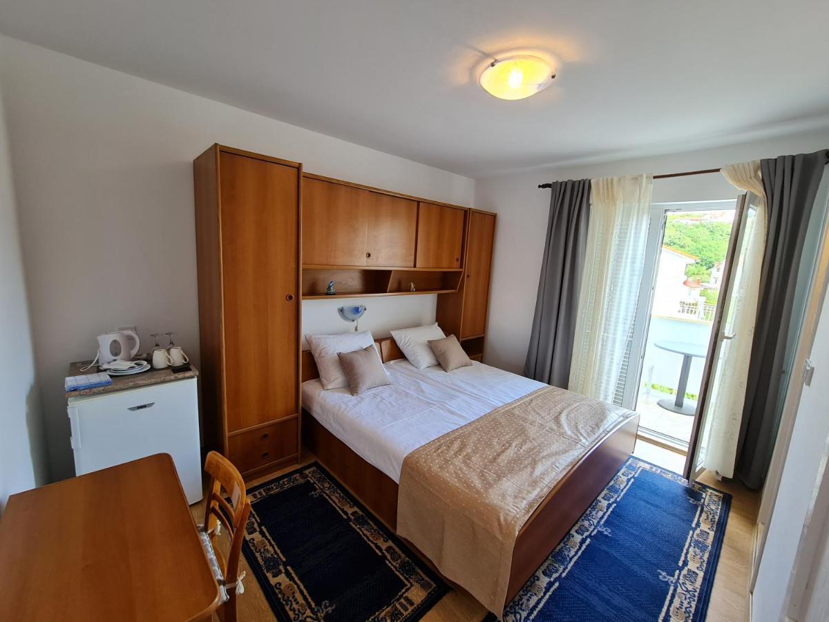 Apartmani I Sobe Jusic Rab Town Exteriör bild